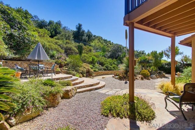 3173 Willow Tree Ln, Escondido, CA 92027