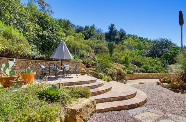 3173 Willow Tree Ln, Escondido, CA 92027