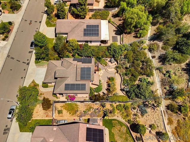 3173 Willow Tree Ln, Escondido, CA 92027