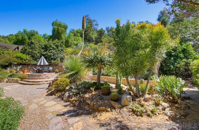 3173 Willow Tree Ln, Escondido, CA 92027