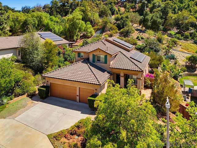 3173 Willow Tree Ln, Escondido, CA 92027