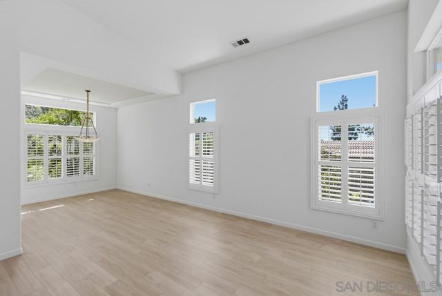 3173 Willow Tree Ln, Escondido, CA 92027