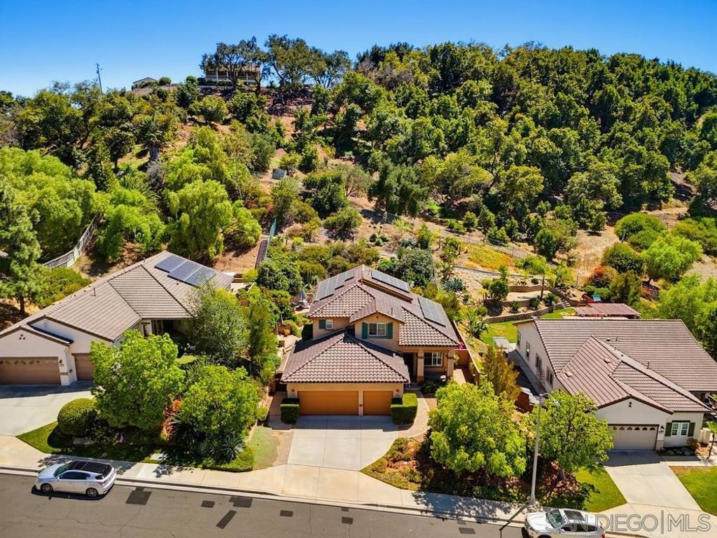 3173 Willow Tree Ln, Escondido, CA 92027