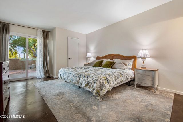 6441 N Foothills Drive, Tucson, AZ 85718