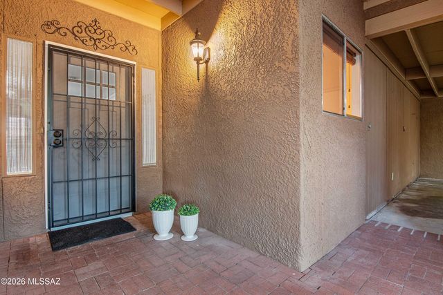 6441 N Foothills Drive, Tucson, AZ 85718
