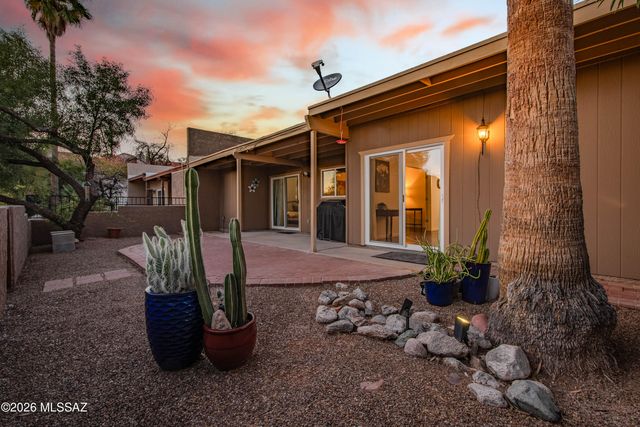 6441 N Foothills Drive, Tucson, AZ 85718