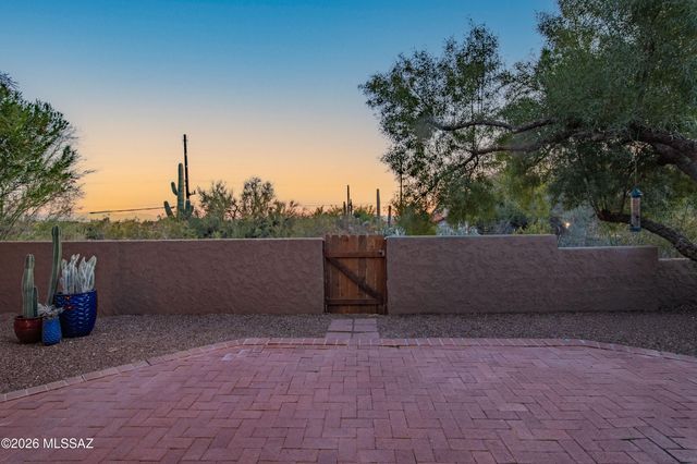 6441 N Foothills Drive, Tucson, AZ 85718