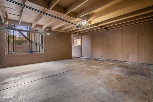 6441 N Foothills Drive, Tucson, AZ 85718