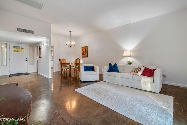 6441 N Foothills Drive, Tucson, AZ 85718