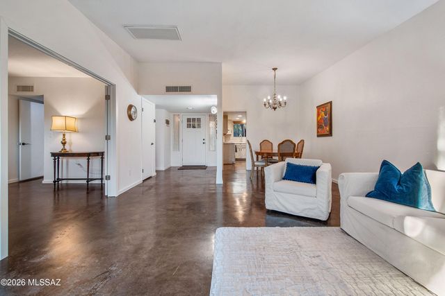 6441 N Foothills Drive, Tucson, AZ 85718