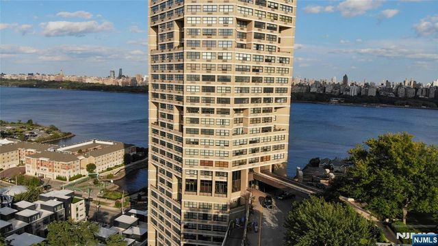 7002 Boulevard East 8P, Guttenberg, NJ 07093
