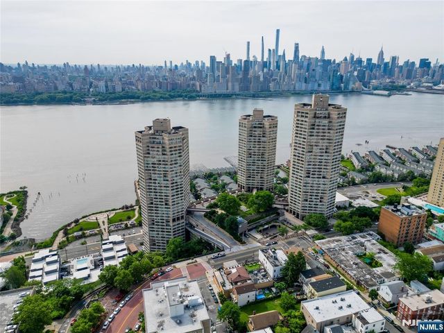 7002 Boulevard East 8P, Guttenberg, NJ 07093