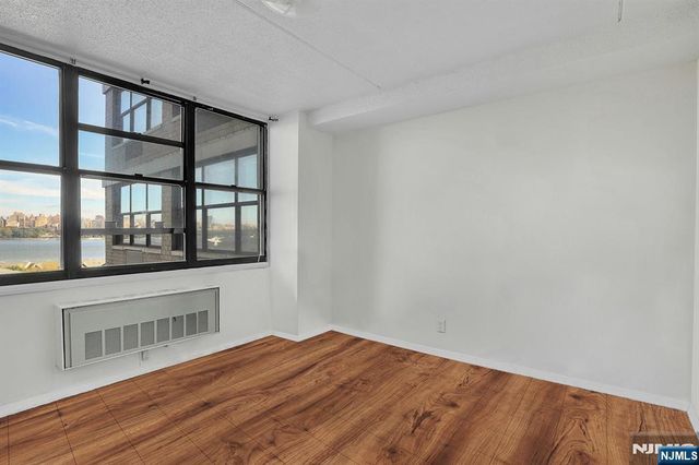 7002 Boulevard East 8P, Guttenberg, NJ 07093