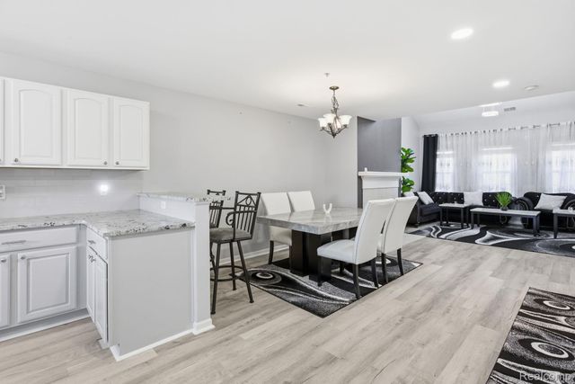 16878 Farmington Road, Livonia, MI 48154