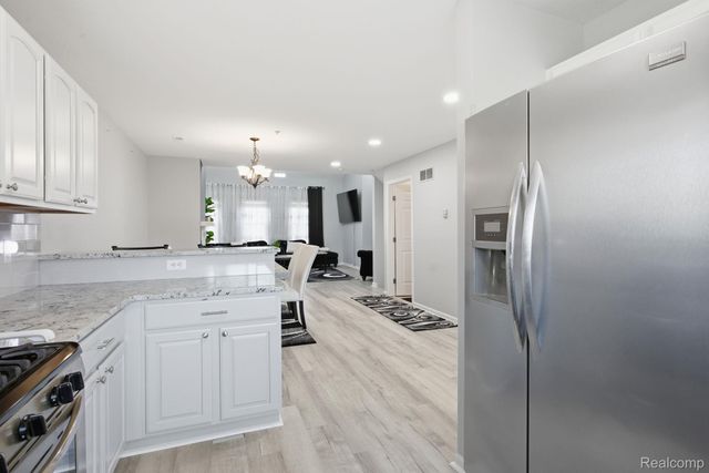 16878 Farmington Road, Livonia, MI 48154