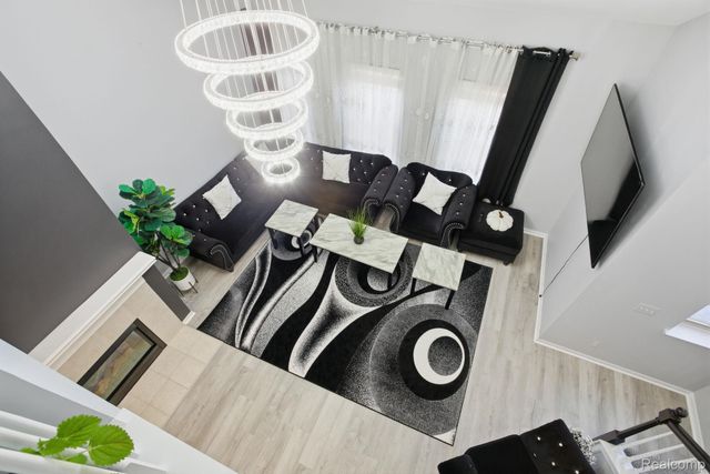 16878 Farmington Road, Livonia, MI 48154