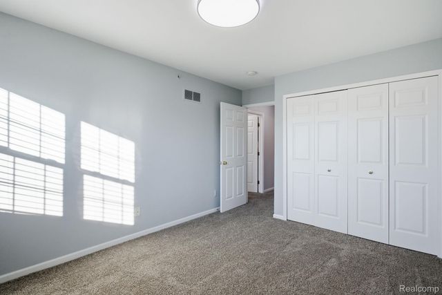 16878 Farmington Road, Livonia, MI 48154