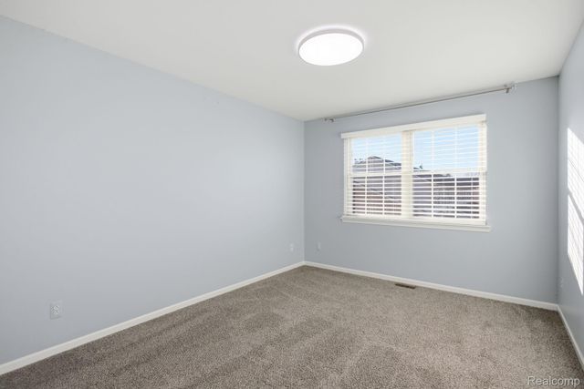 16878 Farmington Road, Livonia, MI 48154