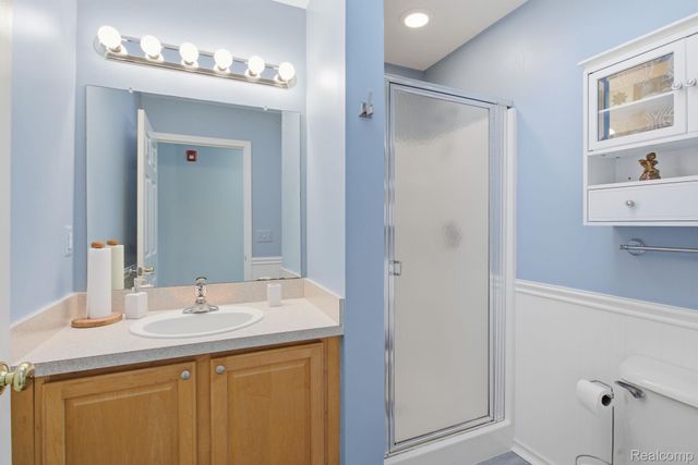 16878 Farmington Road, Livonia, MI 48154