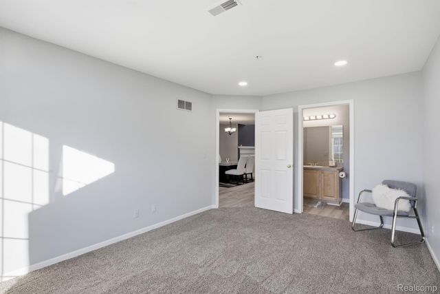 16878 Farmington Road, Livonia, MI 48154