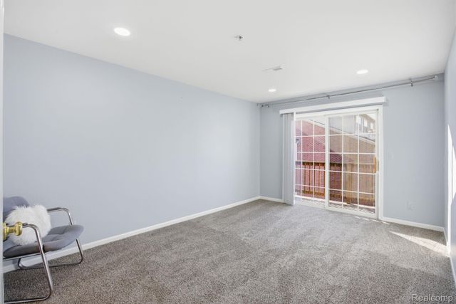 16878 Farmington Road, Livonia, MI 48154