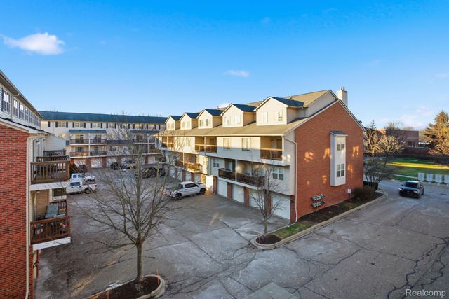 16878 Farmington Road, Livonia, MI 48154