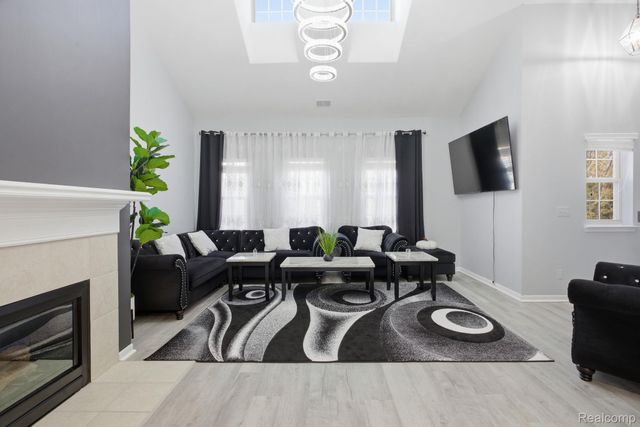 16878 Farmington Road, Livonia, MI 48154