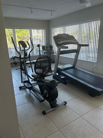 550 Bayshore Drive 102, Fort Lauderdale, FL 33304