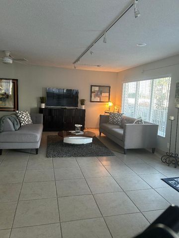 550 Bayshore Drive 102, Fort Lauderdale, FL 33304