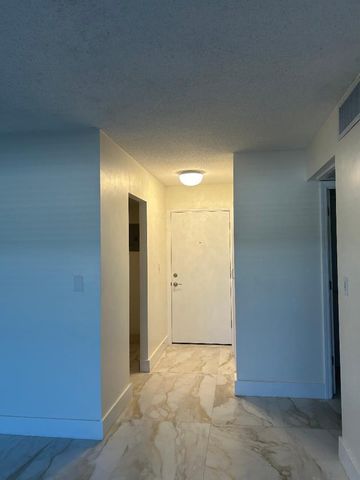 550 Bayshore Drive 102, Fort Lauderdale, FL 33304