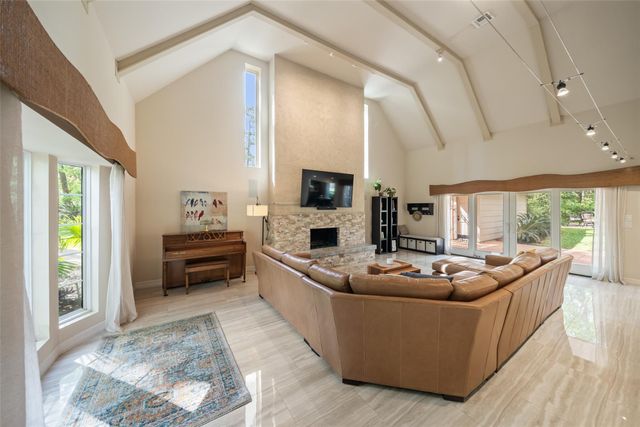 2918 Kings Forest Drive, Kingwood, TX 77339