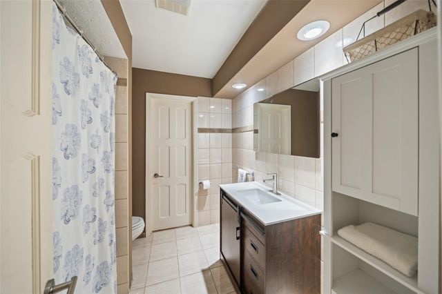 2918 Kings Forest Drive, Kingwood, TX 77339