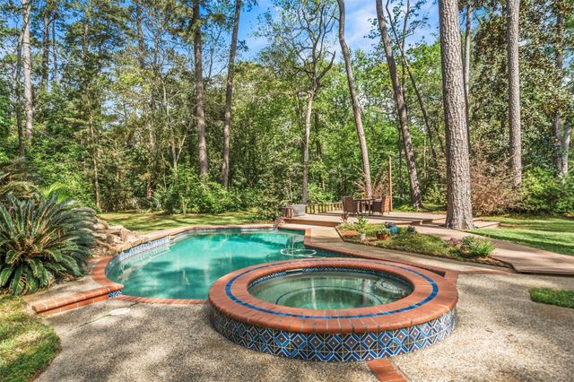 2918 Kings Forest Drive, Kingwood, TX 77339