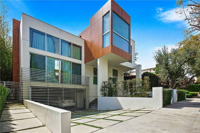 8824 Rangely Avenue, West Hollywood, CA 90048