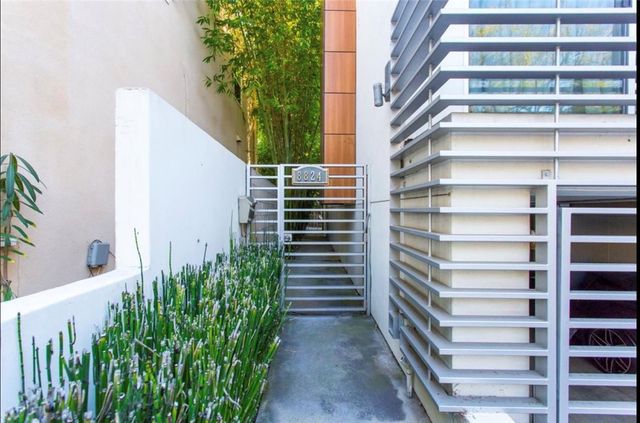 8824 Rangely Avenue, West Hollywood, CA 90048