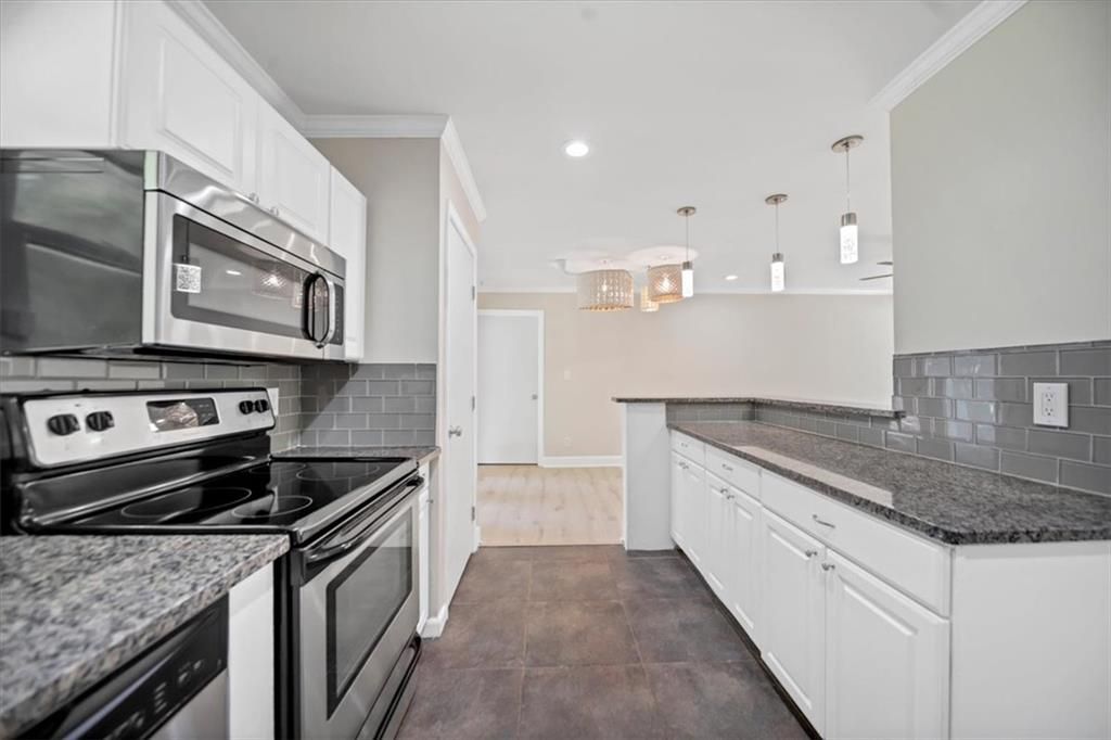 Image 10 of property listing at 3070 Lindon Lane, Decatur, GA 30033