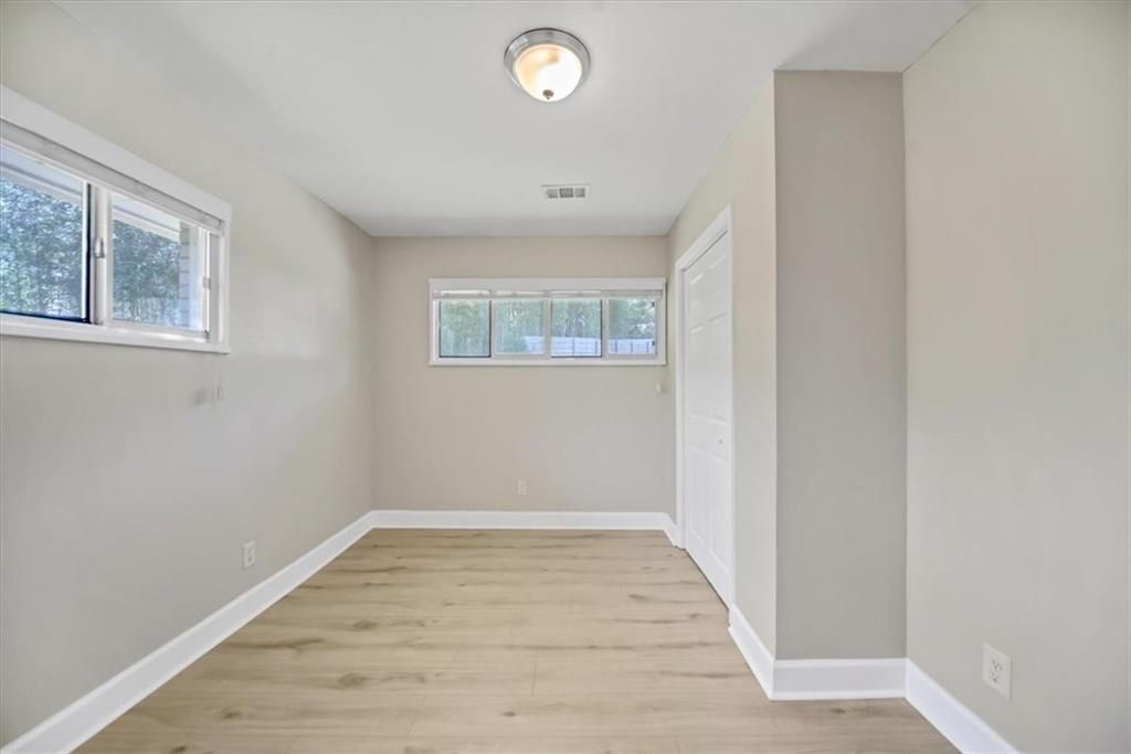 Image 14 of property listing at 3070 Lindon Lane, Decatur, GA 30033