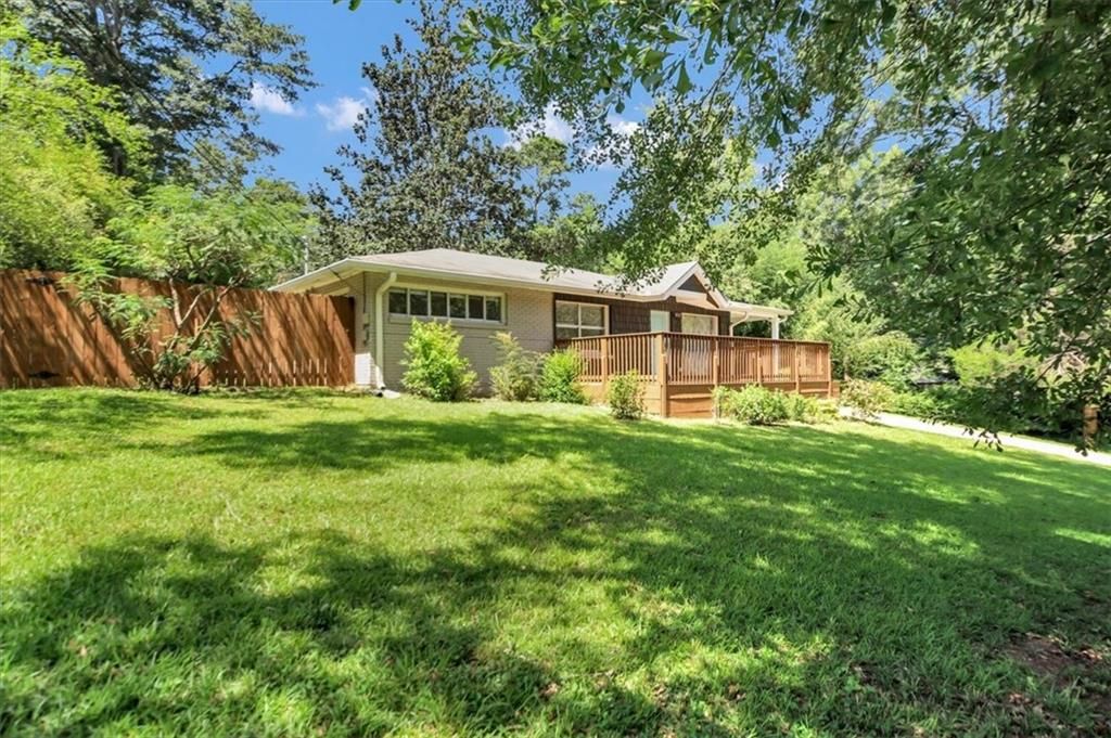 Image 25 of property listing at 3070 Lindon Lane, Decatur, GA 30033