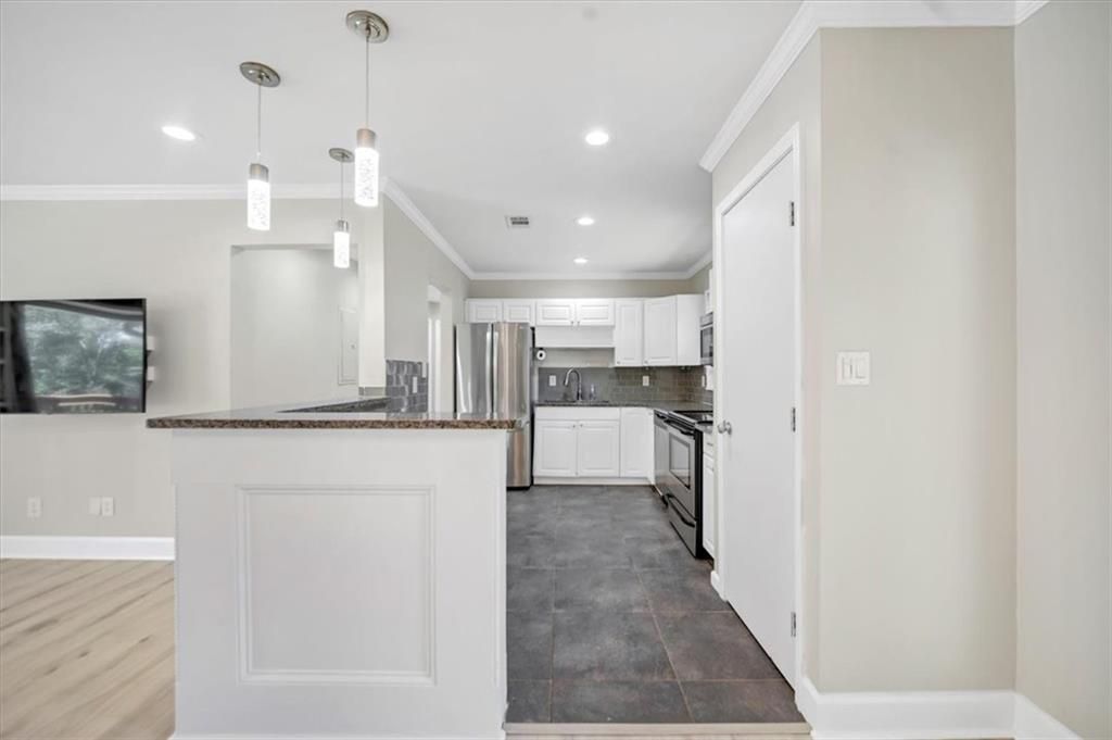 Image 7 of property listing at 3070 Lindon Lane, Decatur, GA 30033