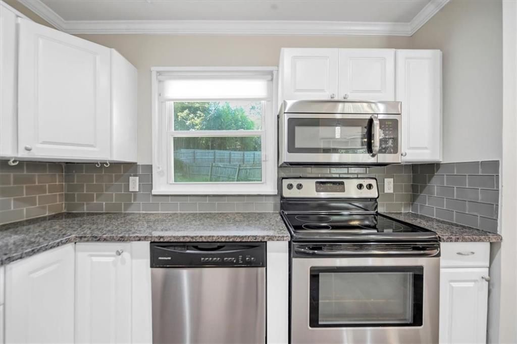 Image 8 of property listing at 3070 Lindon Lane, Decatur, GA 30033