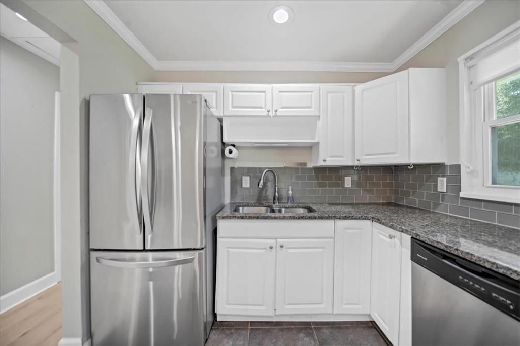 Image 9 of property listing at 3070 Lindon Lane, Decatur, GA 30033
