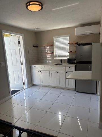 299 SE 12th Avenue, Deerfield Beach, FL 33441