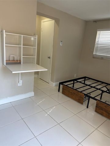 299 SE 12th Avenue, Deerfield Beach, FL 33441