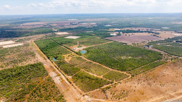 000 County Road 332, Runge, TX 78151