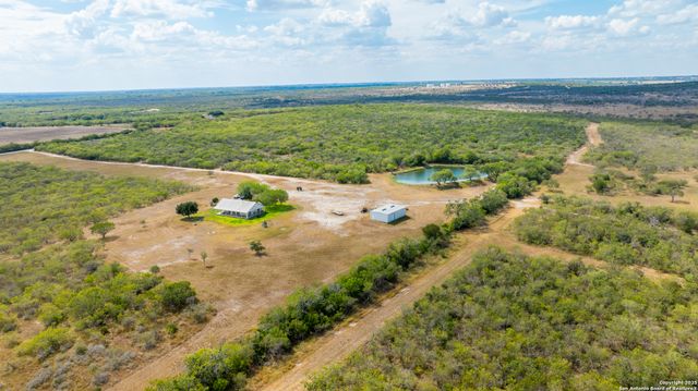 000 County Road 332, Runge, TX 78151