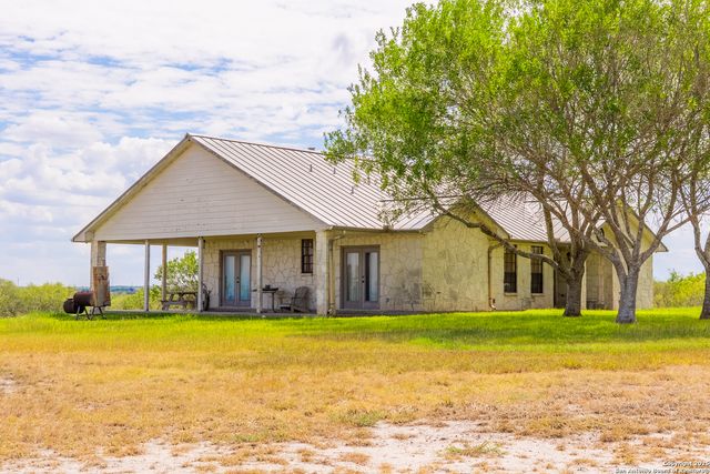 000 County Road 332, Runge, TX 78151