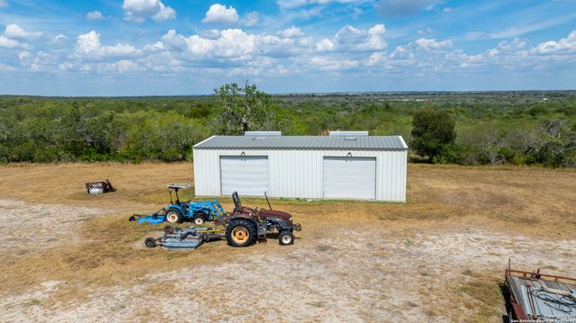 000 County Road 332, Runge, TX 78151