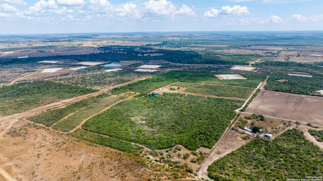 000 County Road 332, Runge, TX 78151