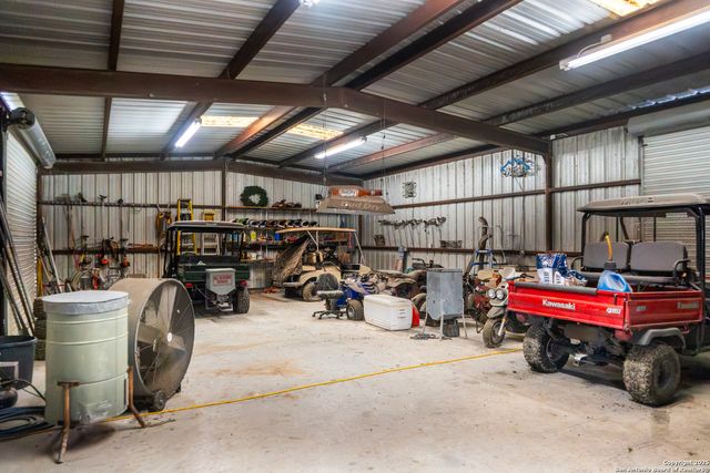 000 County Road 332, Runge, TX 78151