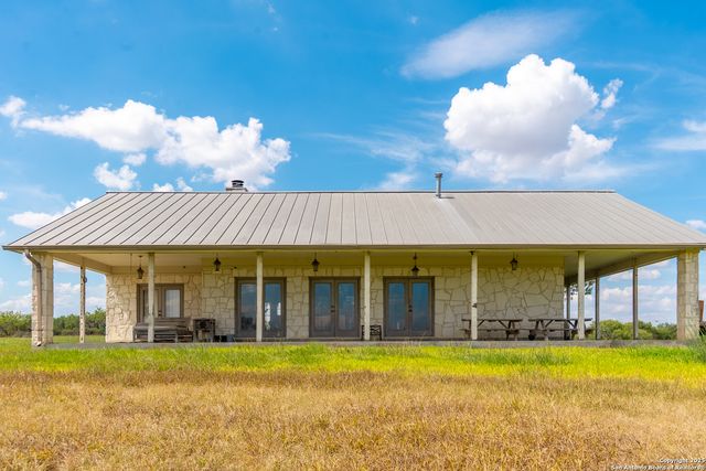 000 County Road 332, Runge, TX 78151